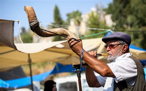 Shofar Blowing Thornhill at Vernice Keese blog