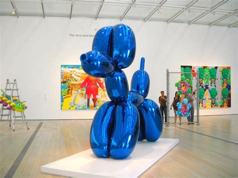 Famous Jeff Koons 'Balloon Dog' sculpture smashed in Miami