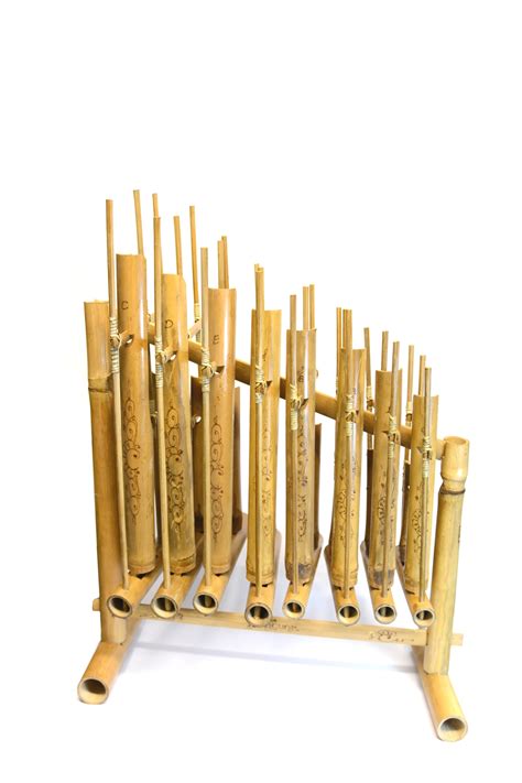 Angklung - Edgardo Richmond