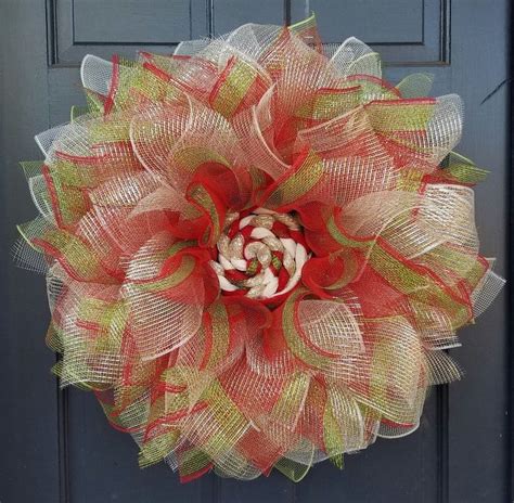 Deco Mesh Christmas Flower Wreath Tutorial | Hometalk