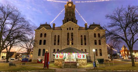 Granbury Square Christmas - Historic Granbury Merchants Association