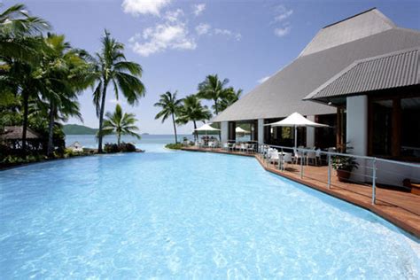 A Sun-drenched Hamilton Island Luxury Resort near the Great Barrier Reef