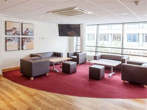 Get the best deal at the Slough Travelodge, rooms from just £32