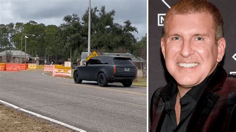 Reality TV star Todd Chrisley reports to prison in Pensacola