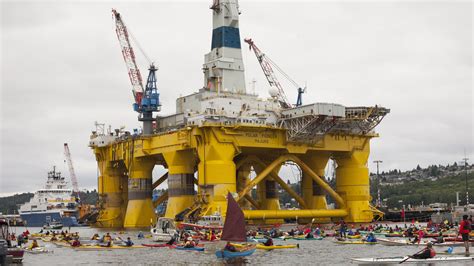 Shell Oil Abandons Controversial Drilling Off Alaska's Shore : The Two ...