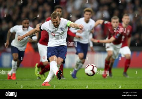 Uefa euro 2020 harry kane hi-res stock photography and images - Alamy