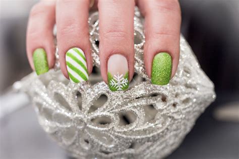 Get Ready for Spring with These Green Nail Art Design Ideas - Click ...