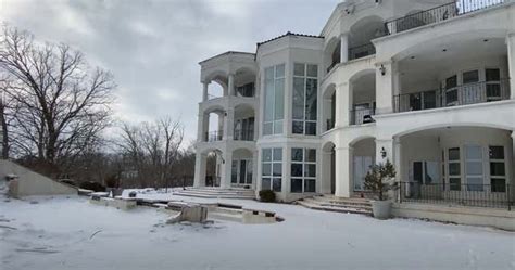 Inside Nelly's Abandoned, Mysterious Missouri Mansion