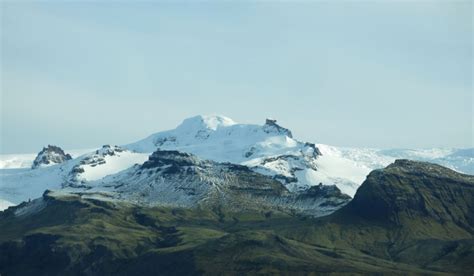 Magma Collecting Under Öræfajökull Volcano