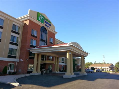 Hotel Review: Holiday Inn Express Hotel & Suites, Niagara Falls