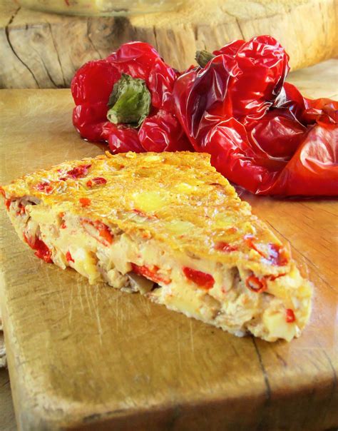 Crustless Roasted Red Pepper Quiche | FaveHealthyRecipes.com