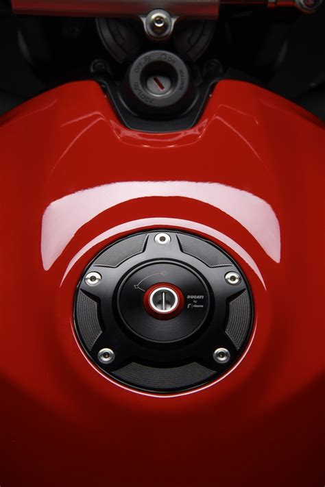 Ducati Unveils New Performance Accessories for Streetfighter V2 Sports Naked Bike - autoevolution