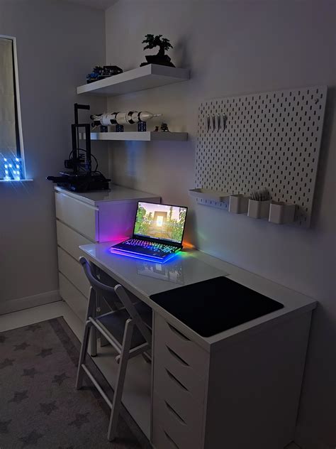 "Minimal" gaming laptop setup : r/GamingLaptops