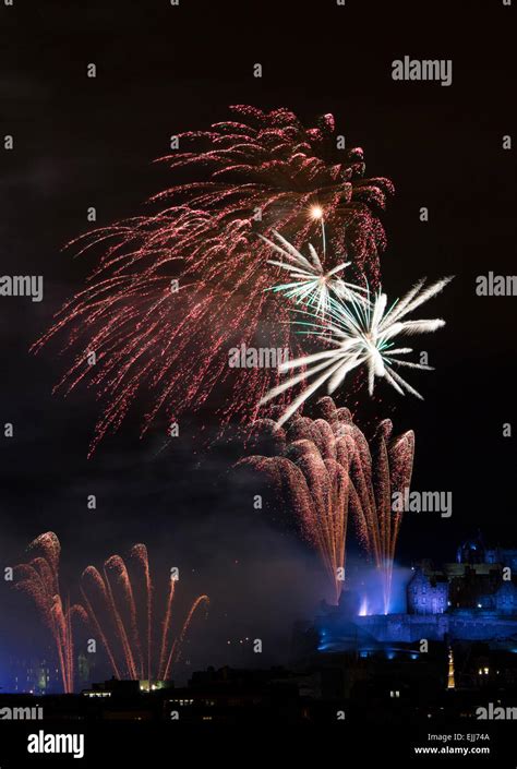 Hogmanay fireworks, Edinburgh Castle , Scotland Stock Photo - Alamy