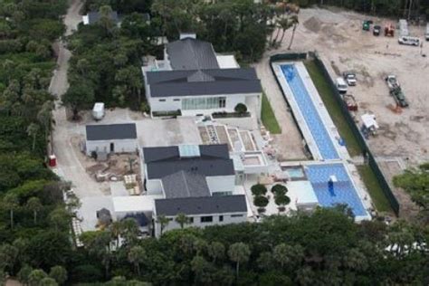 Tiger Woods' House and Net Worth in Jupiter Island, FL - Virtual ...