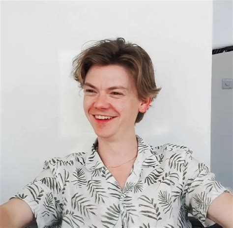 Thomas Brodie Sangster smile 🥰 in 2023 | Thomas brodie sangster, Thomas brodie, Thomas sangster