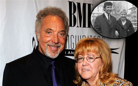 Tom Jones Mourns Death Of Wife Who Endured Decades Of Cheating | National Enquirer