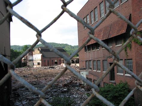 IMG_0083 | Fostoria Glass plant ruins, Moundsville WV | Willy Nelson | Flickr