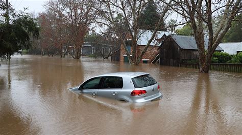 Victoria faces flash flooding as wild weather hits – Deakin Life