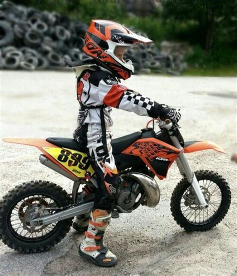 Best Kids Dirt Bike Gear 2022 (Parents Guide) | MOTODOMAINS