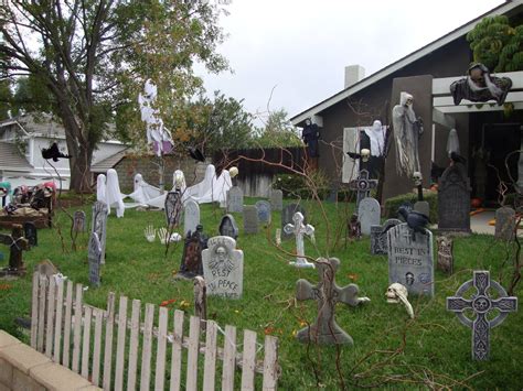 20+ Front Yard Graveyard Halloween – DECOOMO