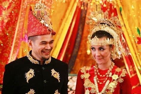 7 Rangkaian Prosesi Pernikahan Adat Aceh dan Maknanya