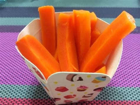 Happy KiDs Kitchen: Carrot Sticks