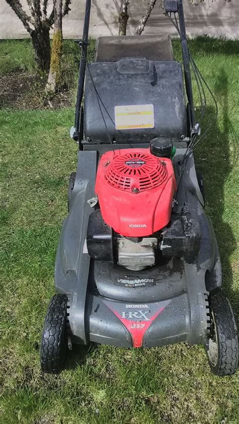 Honda lawn mower HRX 217 for Sale in LEWIS MCCHORD, WA - OfferUp