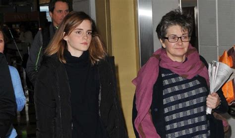 Emma Watson and her mom | Emma watson, Hollywood actresses, Actresses