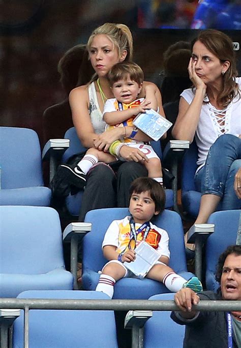 Shakira and Her Family at the Euro Cup 2016 | Photos | POPSUGAR Latina