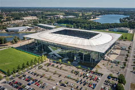 VfL Wolfsburg kicks off with Philips Lighting to become first Bundesliga football club to use ...