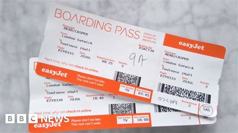 EasyJet ticket review call after son, 15, taken off plane - BBC News