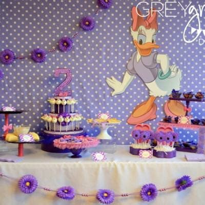 Daisy Duck Party {birthday party ideas for girls} | Tip Junkie