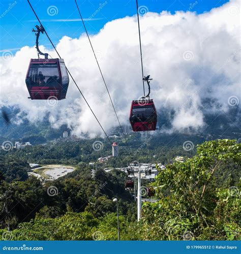 Cable Car Genting Highland : Sky View And Chin Swee Caves Temple On Skyway Cable Car ... : Haaa ...