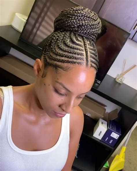 7+ Beautiful Hairstyles For Pregnant Black Ladies