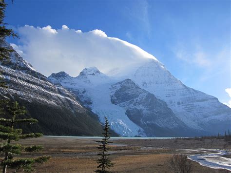 Berg Lake Trail: Hiking Near Mountain River Lodge Mount Robson Inn