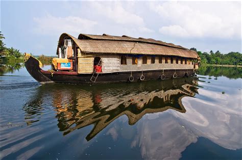 10 Best Houseboat Destinations in India - Backwaters