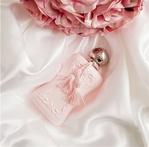 LUXURY : WOMEN – LaBellePerfumes