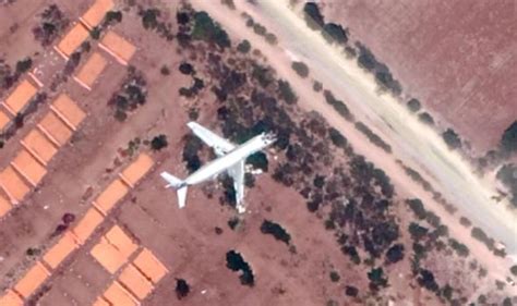 Google maps: Plane crash wreckage spotted in a field in Somalia ...