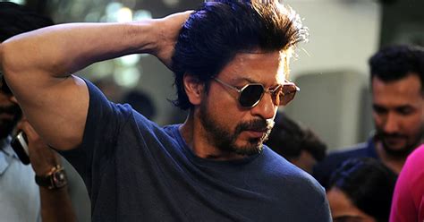 Shah Rukh Khan Replies To A Fan Asking About The Colour Of His ...