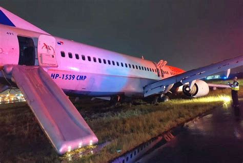 INCIDENT: Copa 737 Runway Excursion - Mentour Pilot