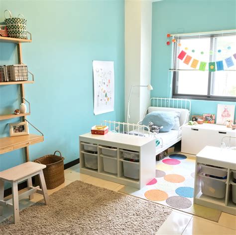 Shared kids’ room (Ikea Svalnas desk/shelf and Minnen beds ...