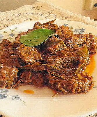 TREAT & TRICK: RENDANG PADANG