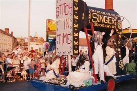 Comic Bradley Walsh to celebrate Cromer Carnival's 50th anniversary - BBC News