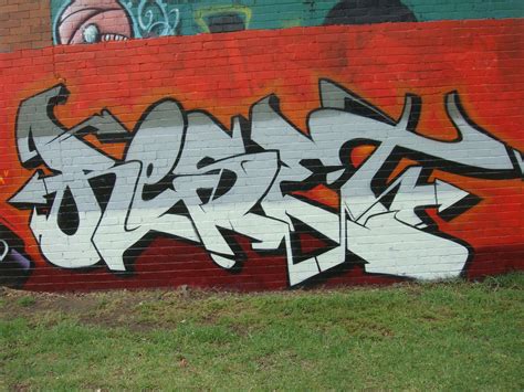 Graffiti four. Melbourne 2010-2011 - LAND OF SUNSHINE