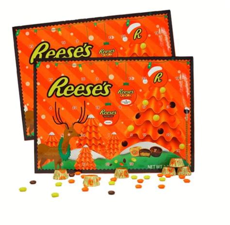 2023 Reese's Holiday Countdown Advent Calendar with Reese's Peanut Butter Cups and Candy Pieces ...