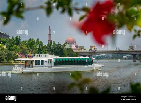 Putrajaya lake Malaysia Stock Photo - Alamy