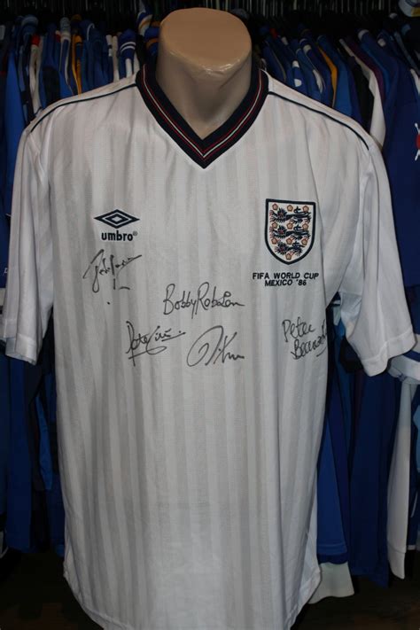 England Retro Replicas football shirt 1984 - 1986.