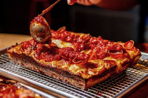 Detroit-Style Pizza Is Coming Back to Pizza Hut | Hypebeast