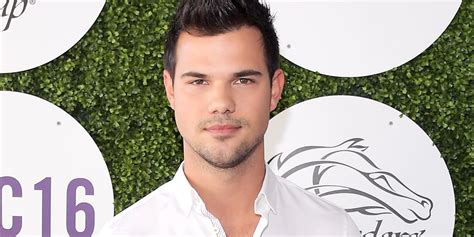 Taylor Lautner Says ‘Twilight’ Transformation Caused Him To Have Body ...